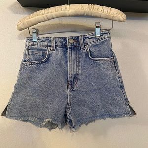 Zara Women’s High Rise Denim Shorts Size 32